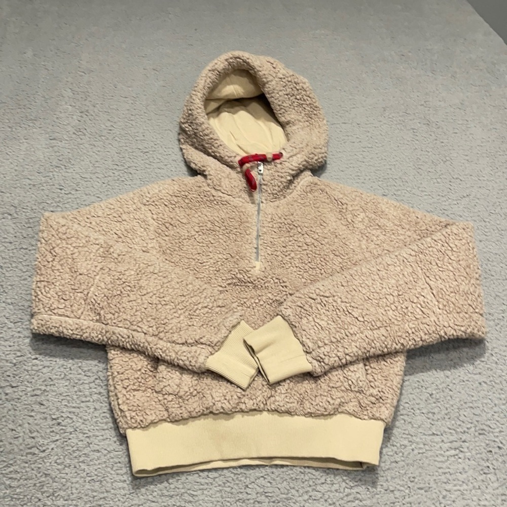 Lululemon Oh So Sherpa Half Zip
Trench size 2